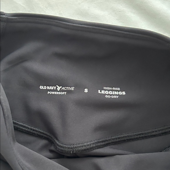 Old Navy  high rise, leggings, -  power, soft 7/8 ankle - Black - Picture 3 of 3